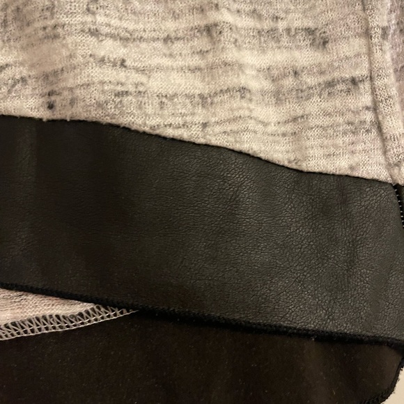 Generation Love Sweater - Picture 4 of 5